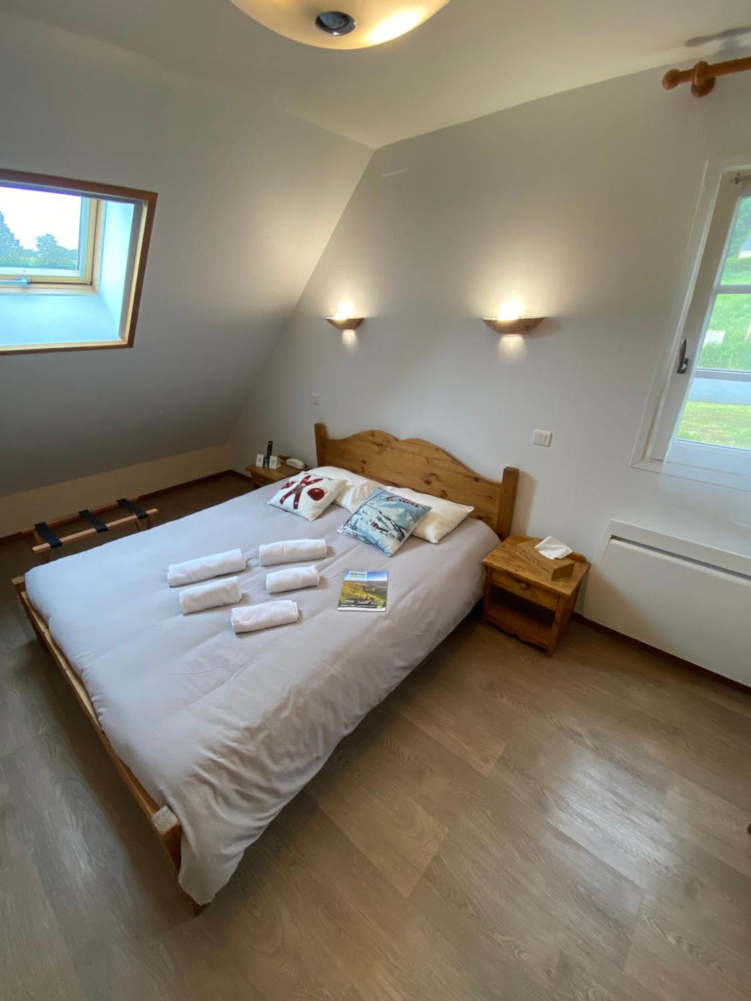 Logis Hotel Restaurant Auberge Du Bougnat Saint-Victor-la-Riviere ภายนอก รูปภาพ