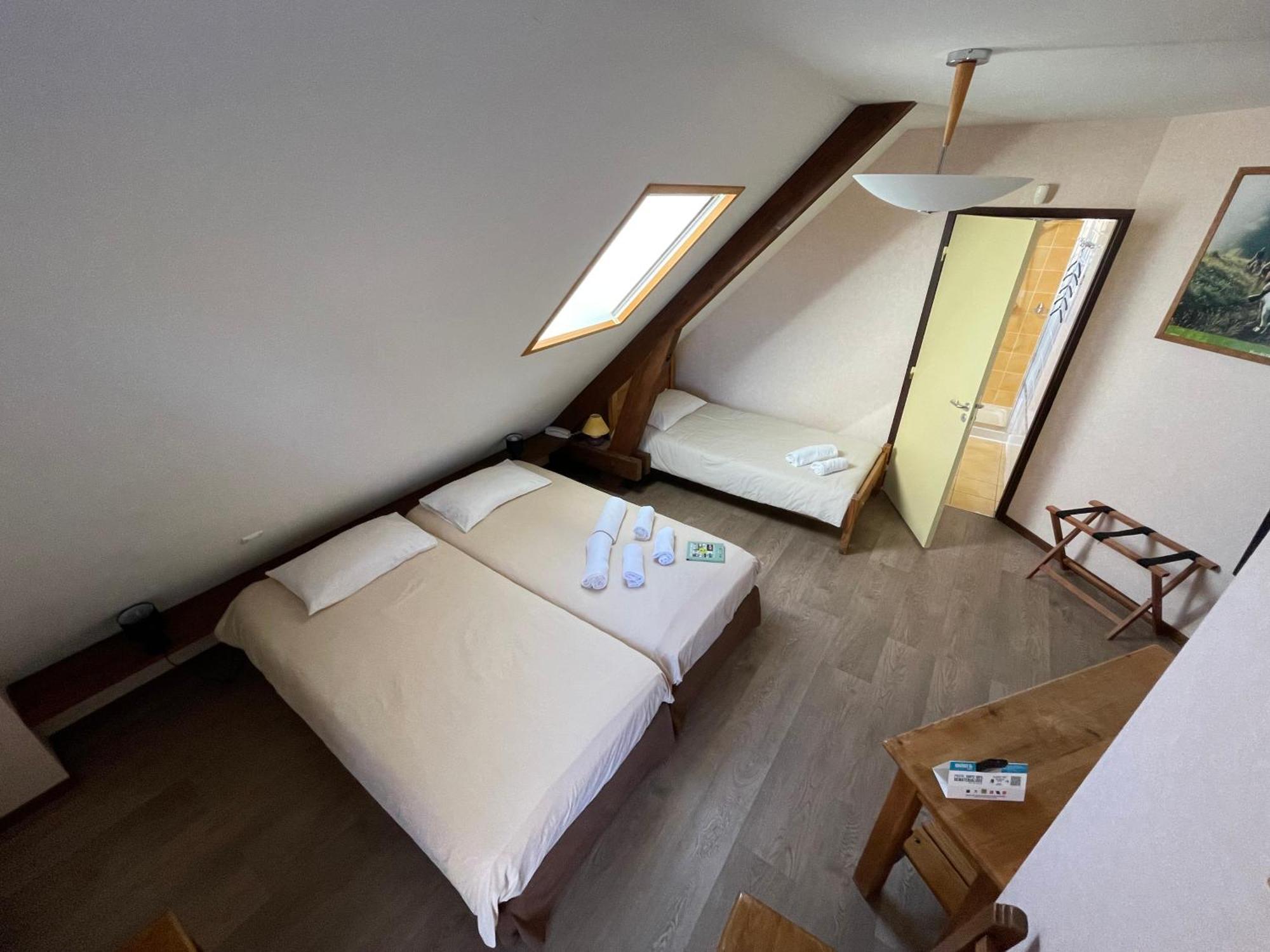Logis Hotel Restaurant Auberge Du Bougnat Saint-Victor-la-Riviere ภายนอก รูปภาพ