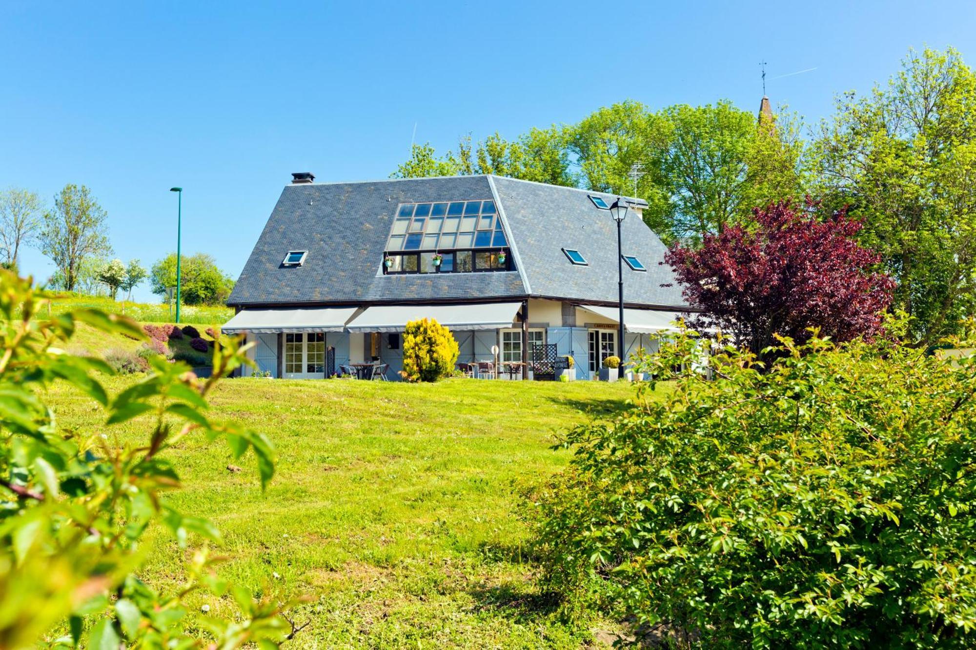 Logis Hotel Restaurant Auberge Du Bougnat Saint-Victor-la-Riviere ภายนอก รูปภาพ