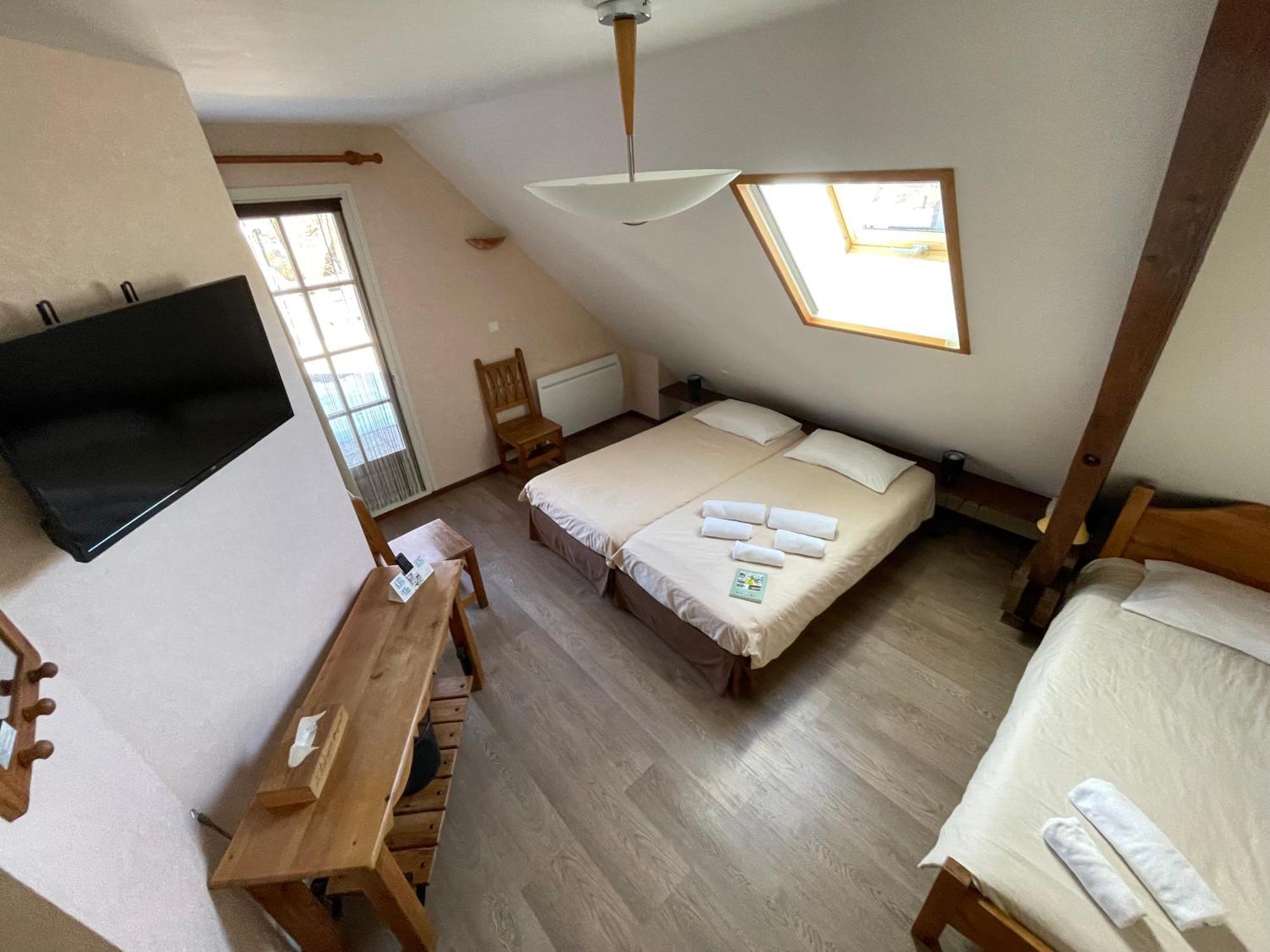 Logis Hotel Restaurant Auberge Du Bougnat Saint-Victor-la-Riviere ภายนอก รูปภาพ