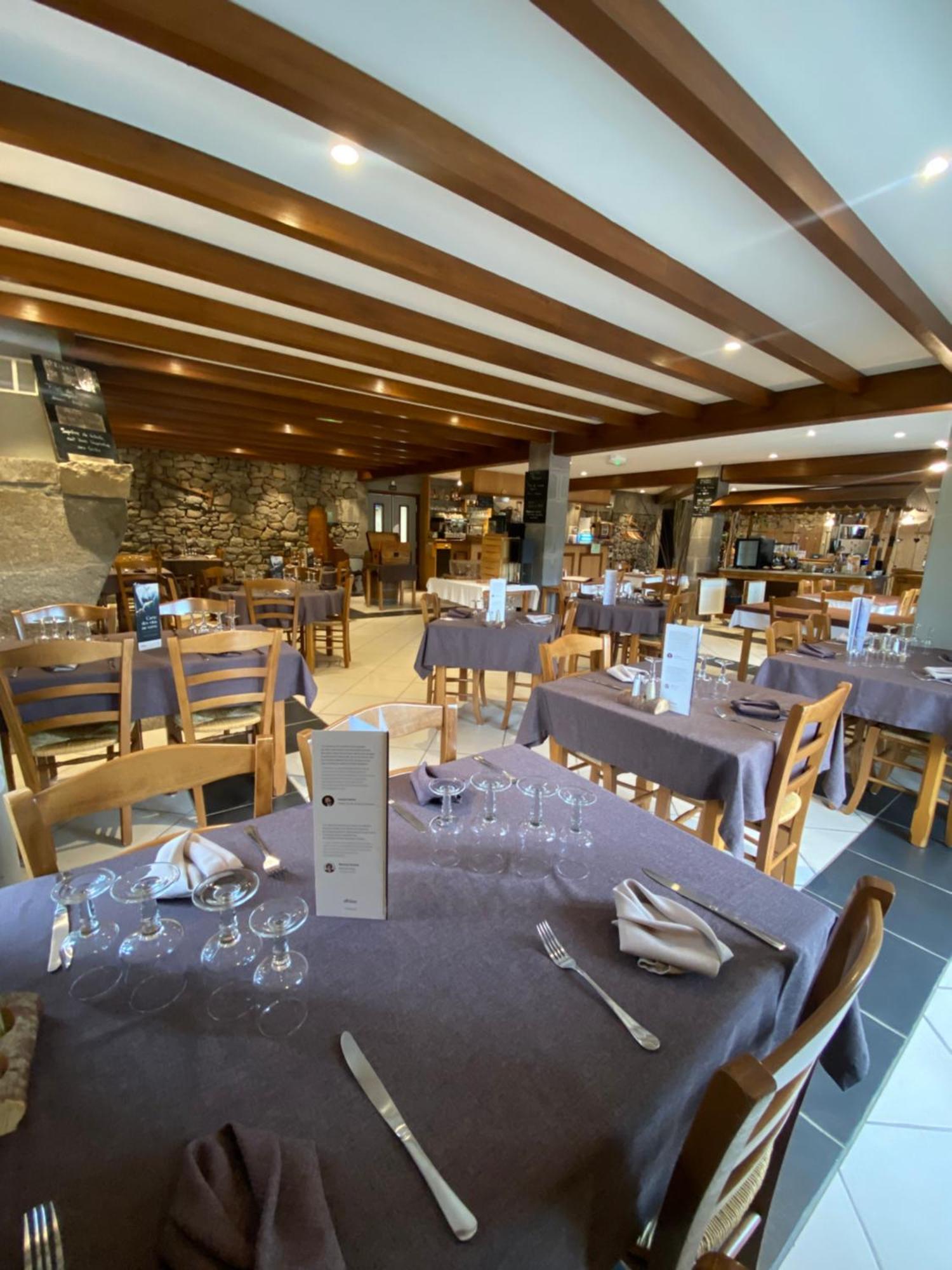 Logis Hotel Restaurant Auberge Du Bougnat Saint-Victor-la-Riviere ภายนอก รูปภาพ