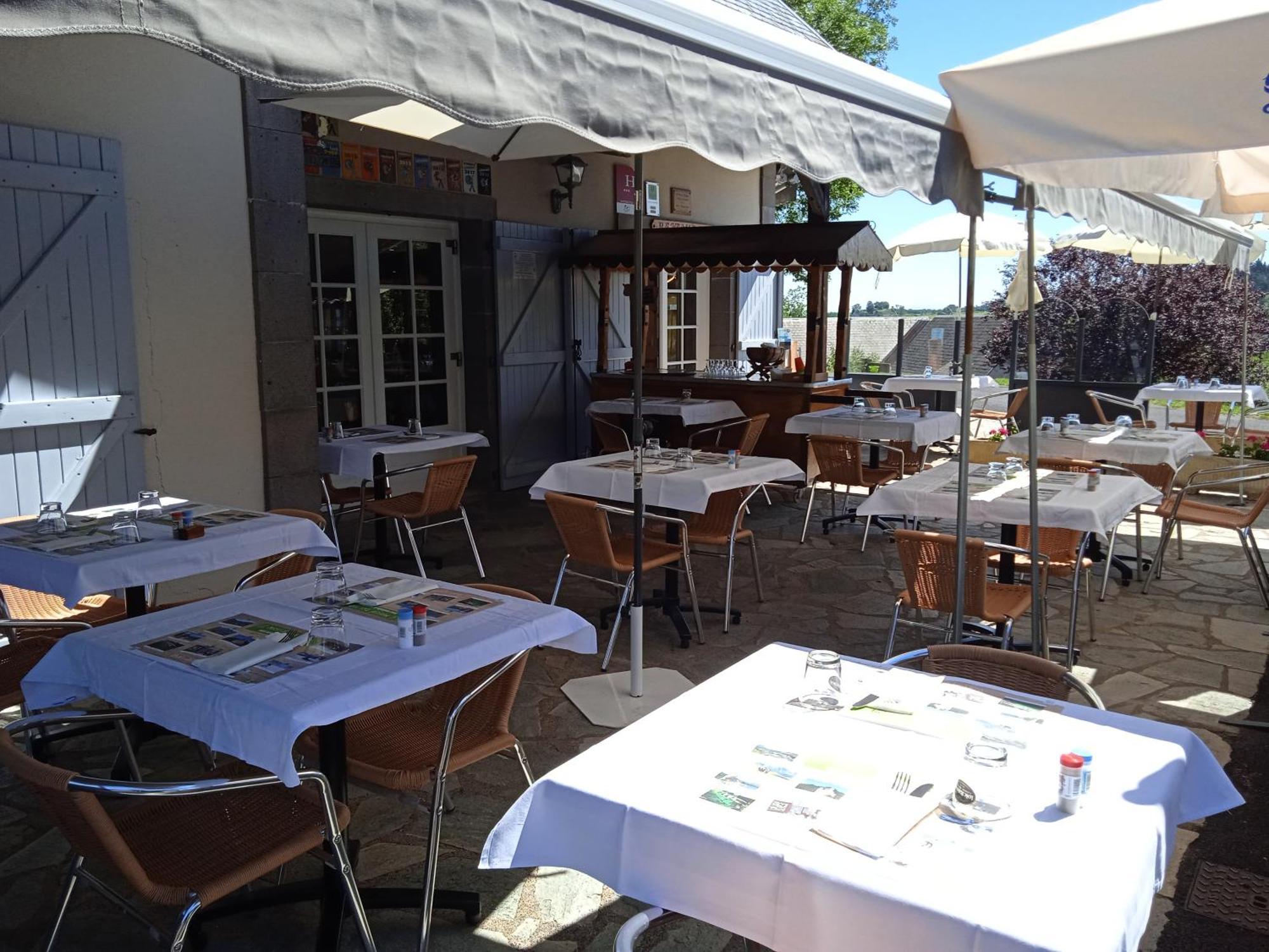 Logis Hotel Restaurant Auberge Du Bougnat Saint-Victor-la-Riviere ภายนอก รูปภาพ